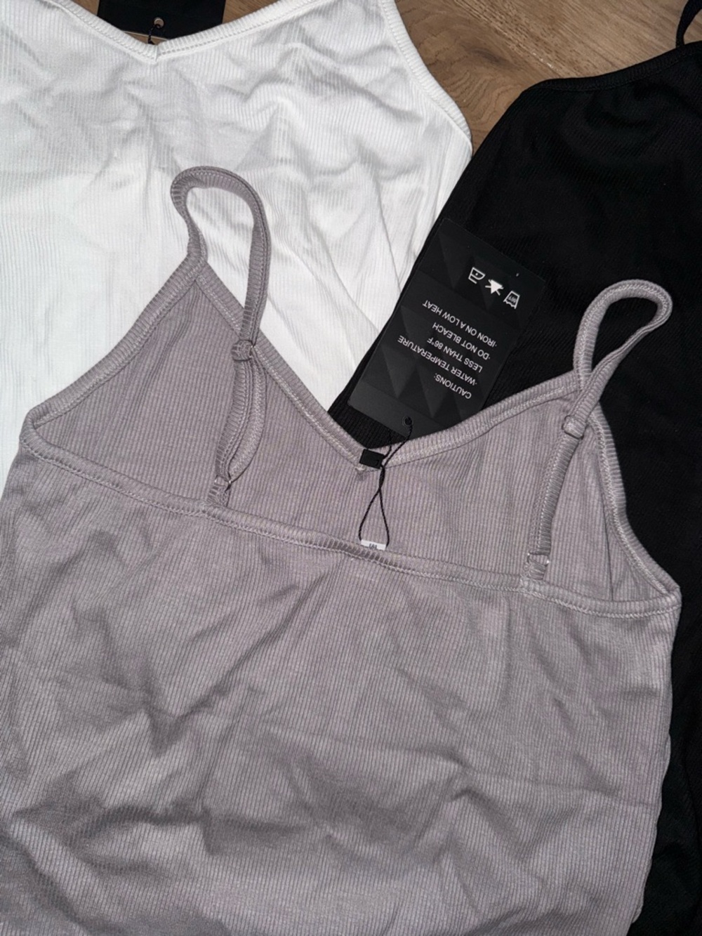 Brand new tank top bundle - Picture 7 of 10
